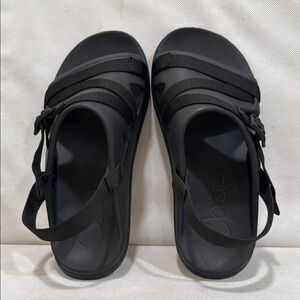 MEN’S CHACO BLACK SANDALS (sz 12)